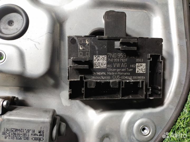 Стеклоподъемник электр. передний правый Skoda Yeti