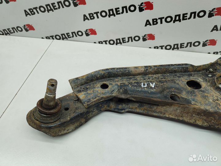 Рычаг подвески передний левый Nissan Primera P11