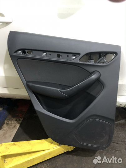 Обшивки дверей Audi Q3 комплект