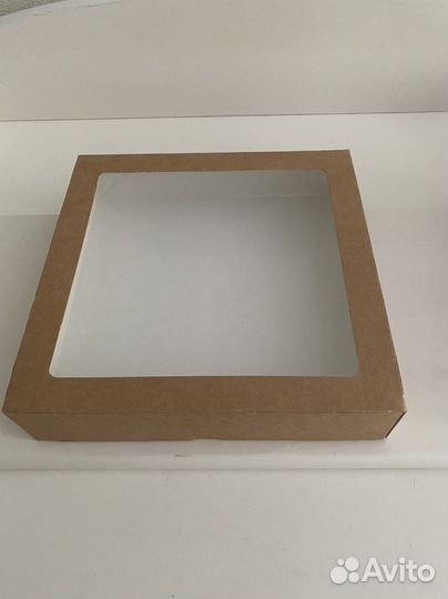 Крафтовые коробки с окошком