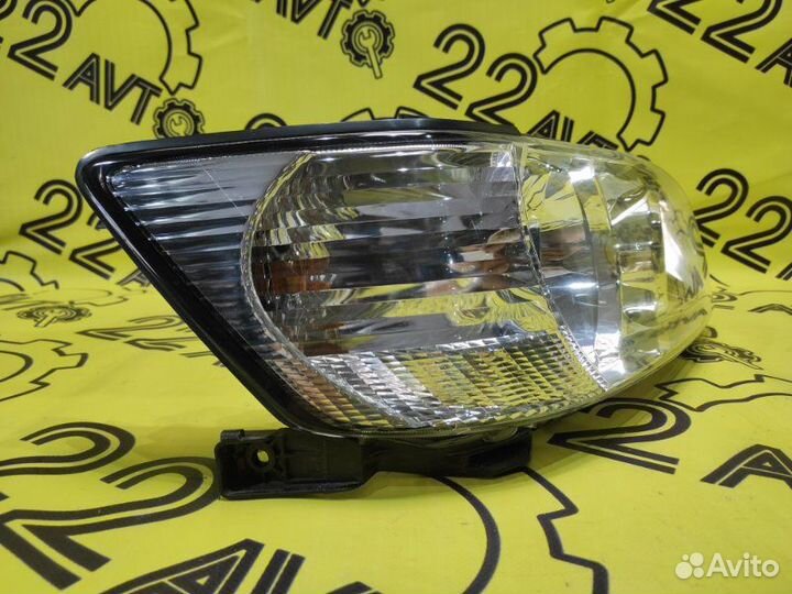 Фара передняя правая Toyota Vista ZZV50 1ZZ-FE