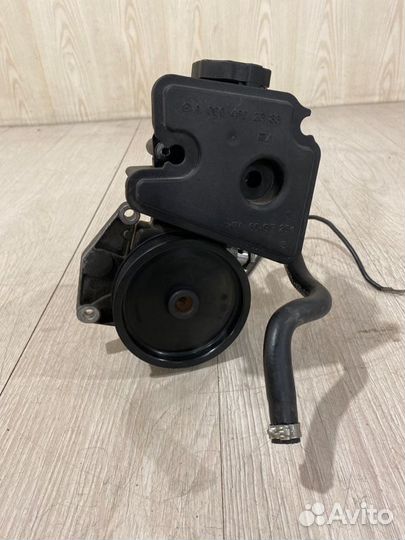 Насос гидроусилителя руля Mercedes Benz C230 W204