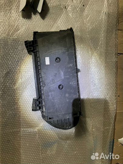 Корпус воздушного фильтра Mercedes-Benz W212 OM276