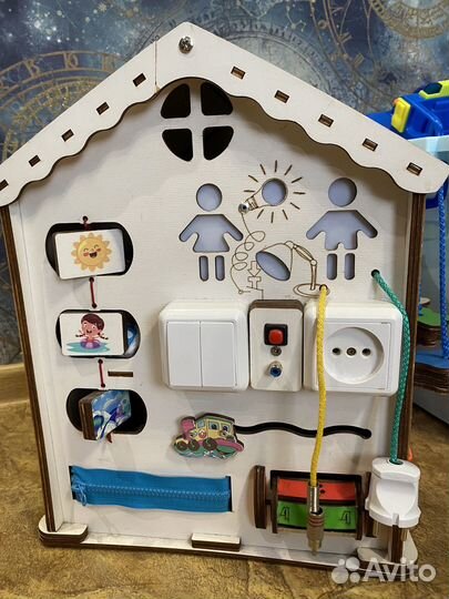 Бизиборд домик