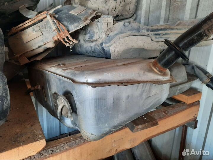 Бензобак топливный бак Mercedes w210