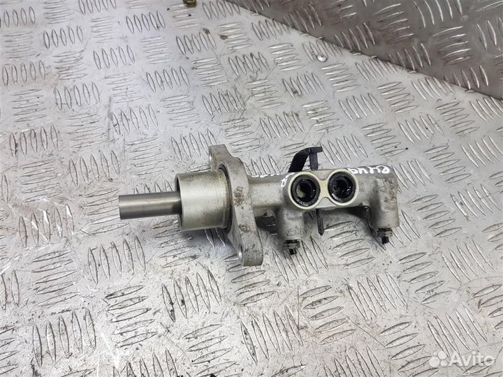 Цилиндр тормозов главный Фиат Scudo