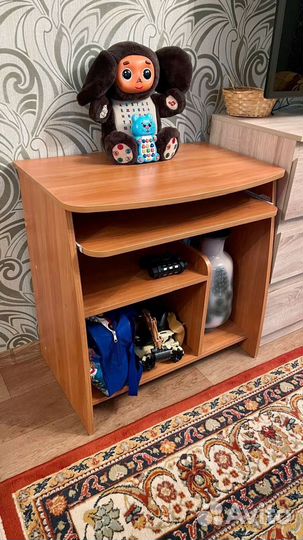 Столик компьютнрный