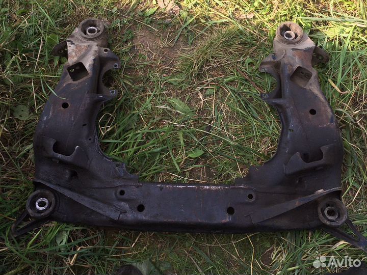 Подрамник под АКПП Ауди А6 С5