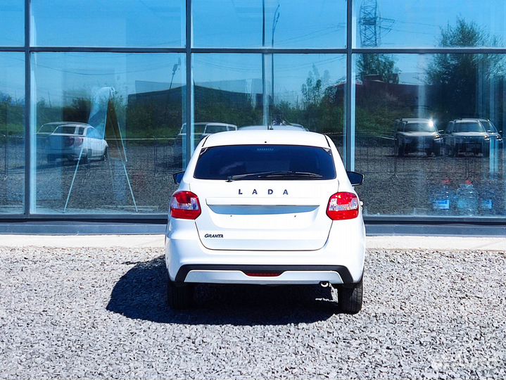 LADA Granta 1.6 МТ, 2021, 60 000 км