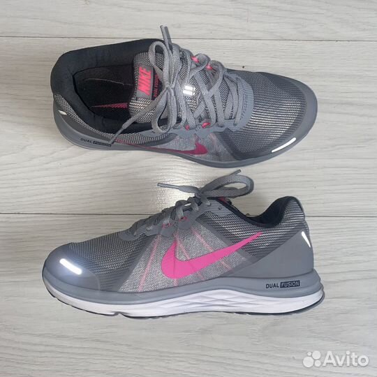 Кроссовки Nike Wmns Dual Fusion X 2 для фитнеса