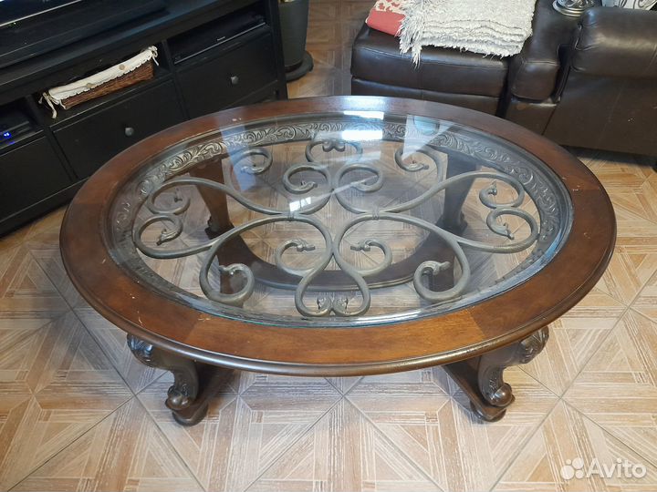 Журнальный стол Ashley