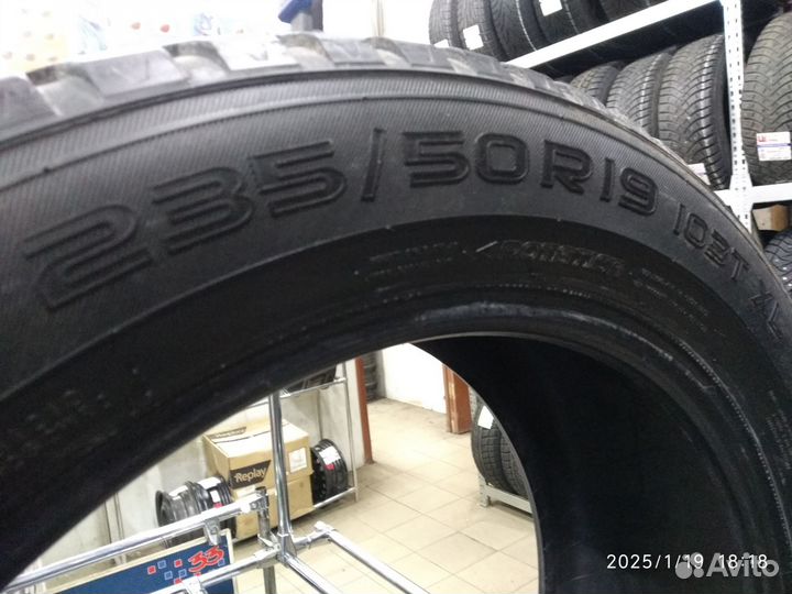 Nokian Tyres Hakkapeliitta 8 SUV 235/50 R19 103T