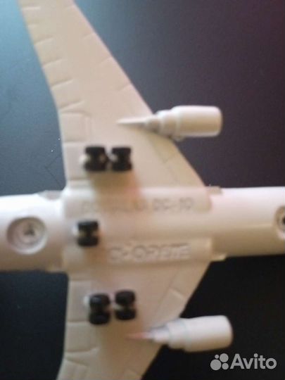 Модель самолета DC10