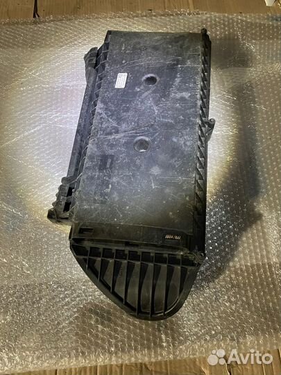 Корпус воздушного фильтра Mercedes-Benz W212 OM276