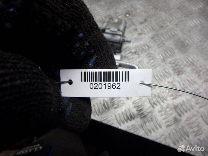 Петля двери Audi A6 C6 2004 8E0831412B