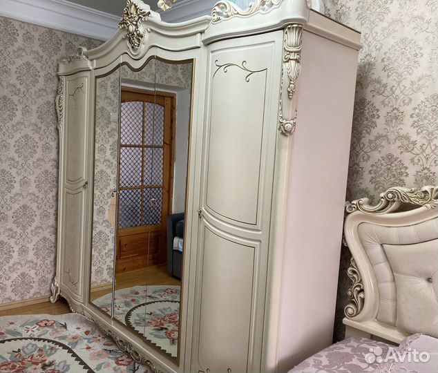 Спальный гарнитур