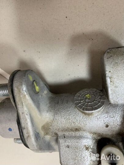 Цилиндр сцепления главный Mitsubishi L200