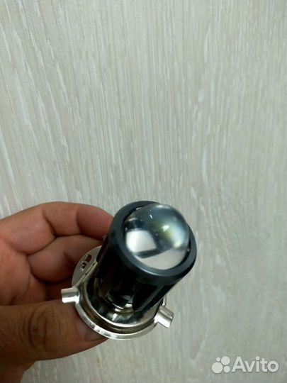 Лампочка LED H4 в фару