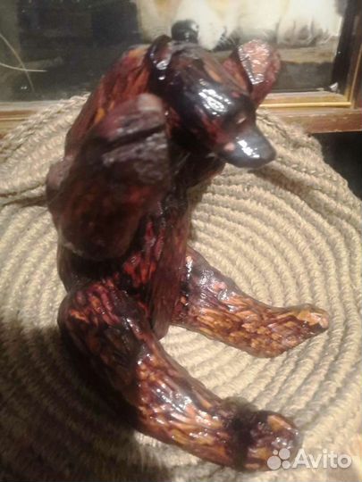 Резная фигурка медведя