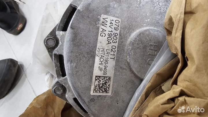 Audi RS5 hitachi LR1190-949B генератор