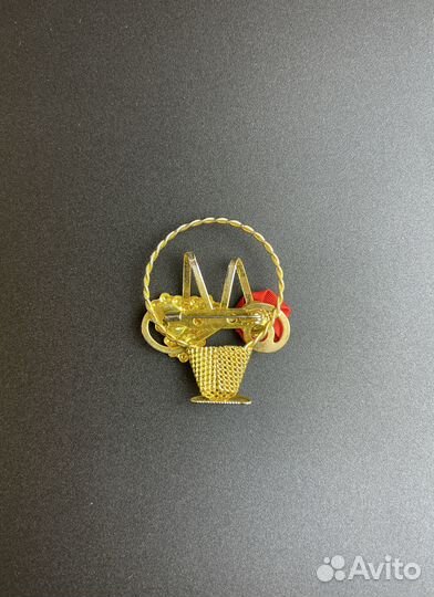 Брошь винтажная в виде корзинки с розой и цветами времен СССР