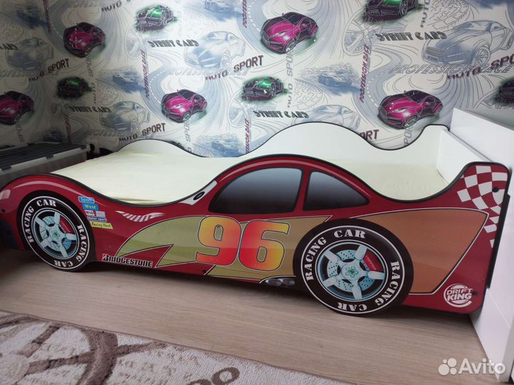 Детская кровать с матрасом, торг уместен