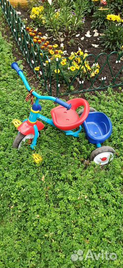 Трехколесный велосипед