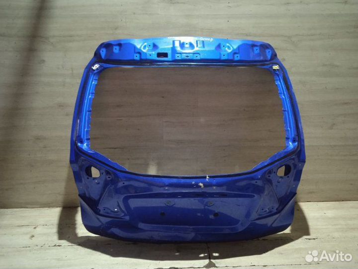 Крышка багажника Toyota