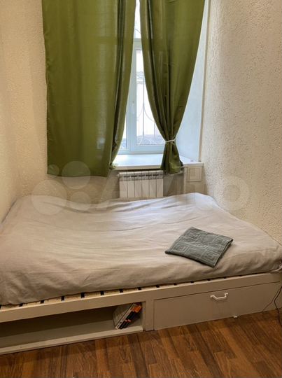 Комната 15 м² в 4-к., 1/5 эт.