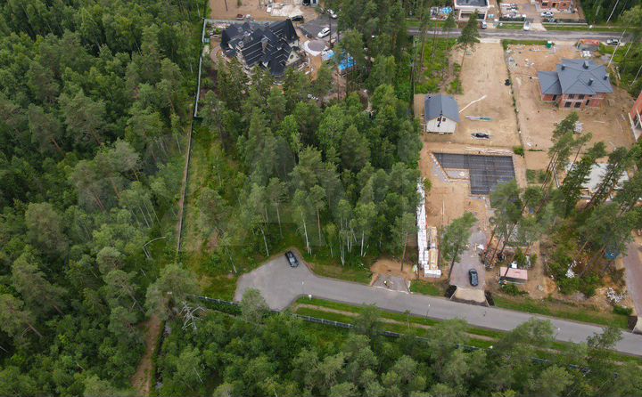 Коттедж 270 м² на участке 14 сот.