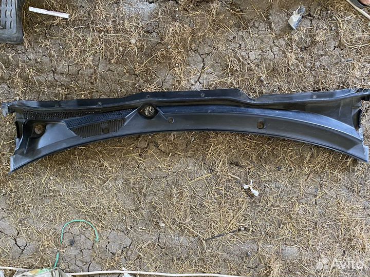 Жабо Nissan Almera