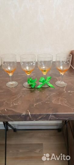 Рюмки, чашки, стаканы