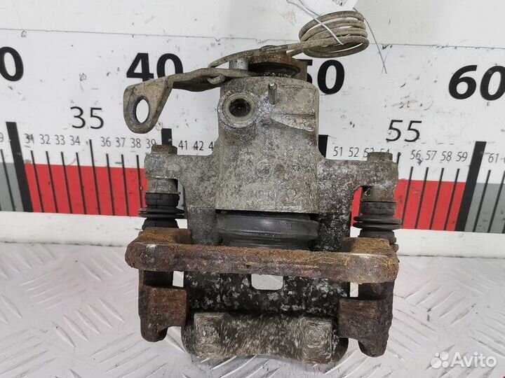 Суппорт задний правый для Audi A6 C5 8E0615424