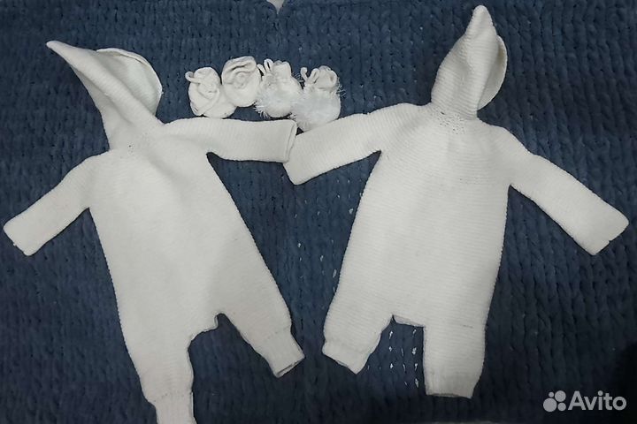 Вязанный комбинезон для новорожденного