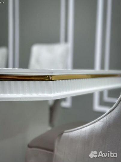 Комплект стол и стулья.Оплата при получении