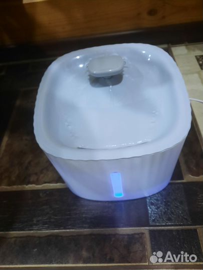 Автоматическая поилка для кошек, собак