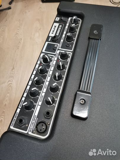 Комбоусилитель для акустической гитары NUX 30