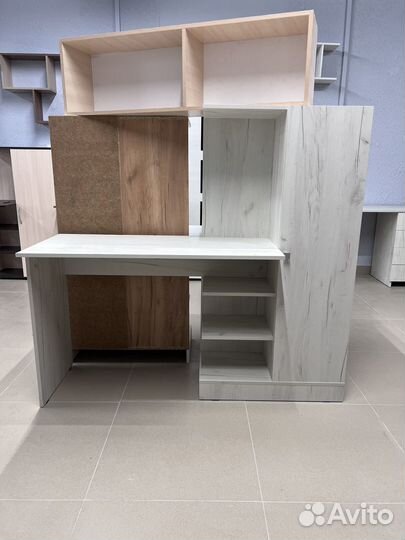 Письменный стол с пеналом