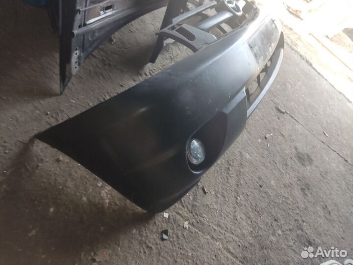 Бампер передний Mazda Tribute YF дорест