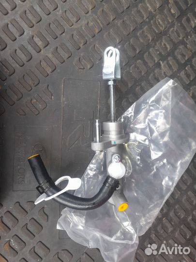 Главный цилиндр сцепления