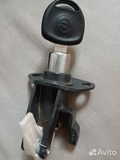 Замок багажника opel astra