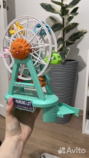 Детская парковка для машинок