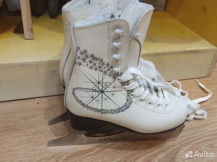 Коньки фигурные 30р-р