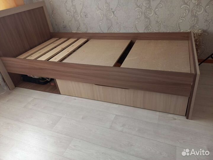 Кровать 90*200 б/у