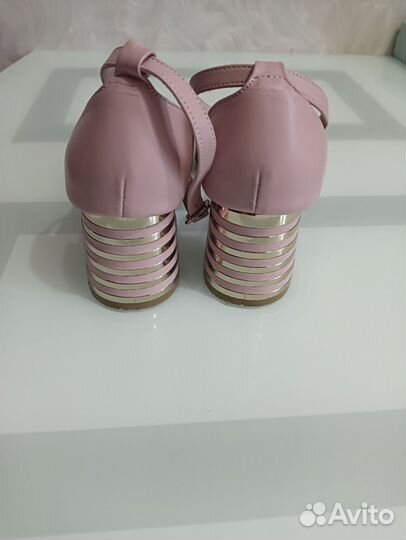 Туфли женские 37 размер натуральная кожа