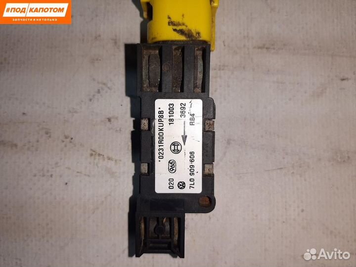 Датчик удара передний Volkswagen Touareg 2003