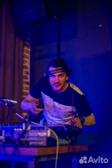 Ведущий, диджей, фото