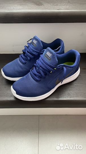 Кроссовки nike revolution 3