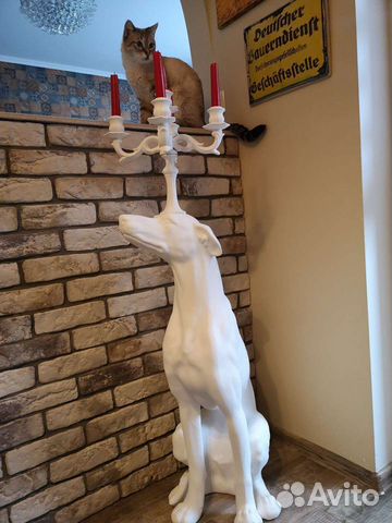 Статуя собаки