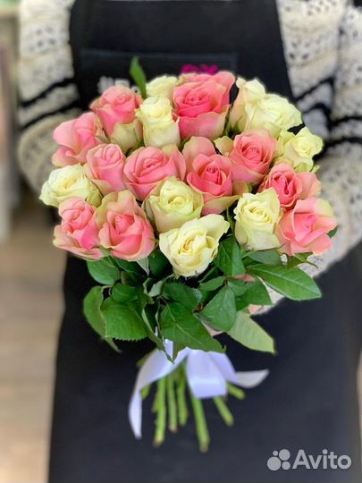 Букет 21 роза под ленту